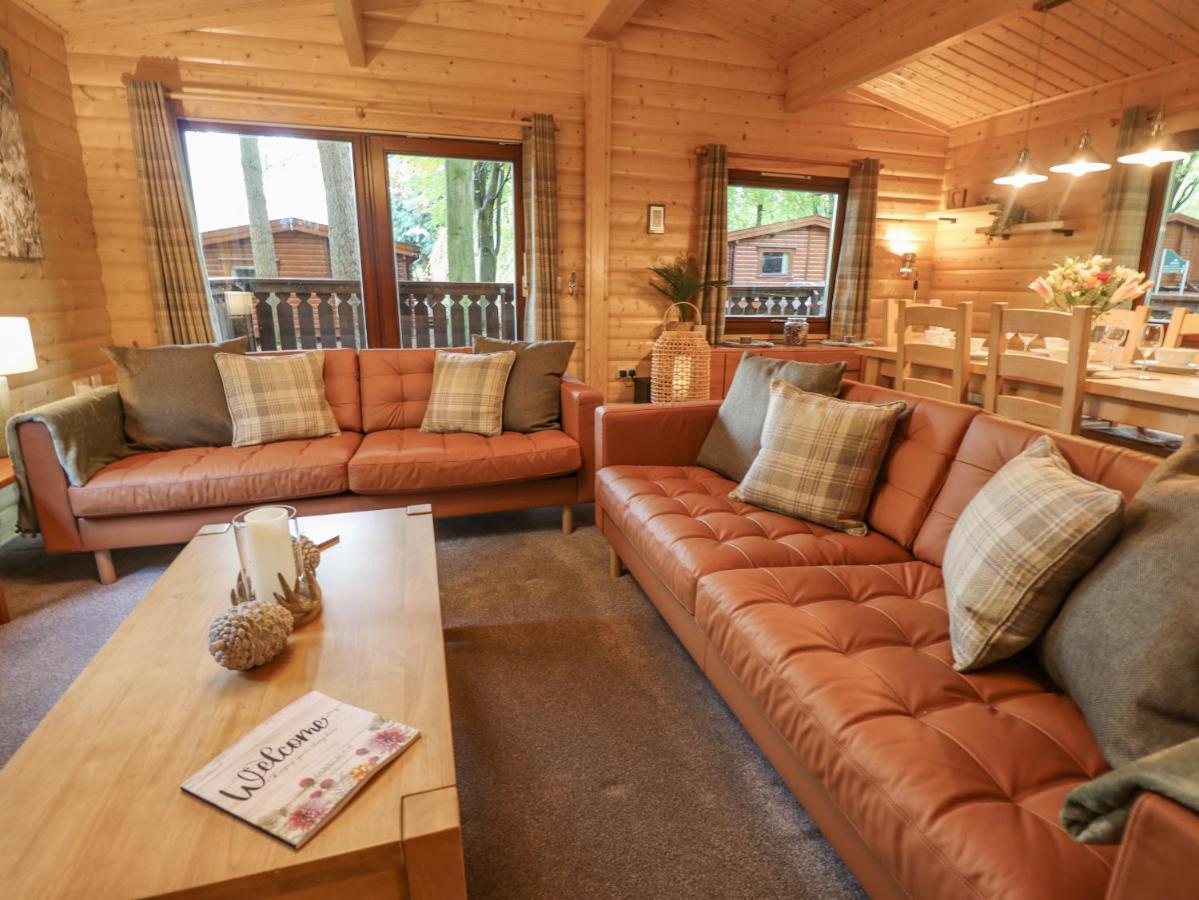 Leafy Hollow Lodge Louth  Exterior photo